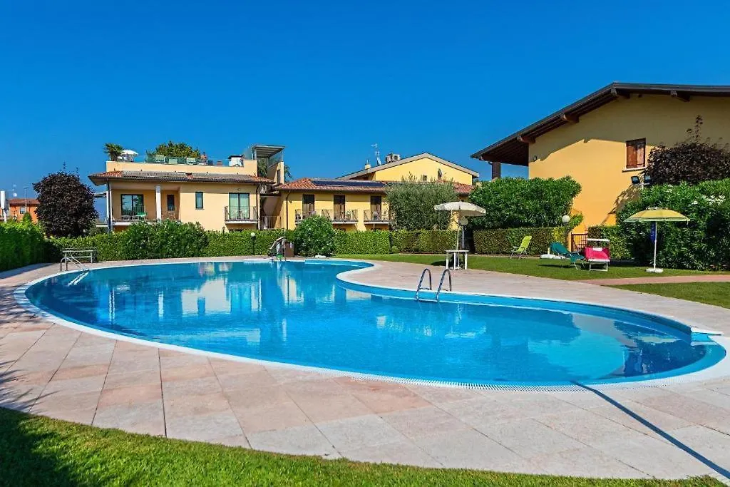 Dimora Nicola A Due Passi Dal Lago Sirmione 0*,